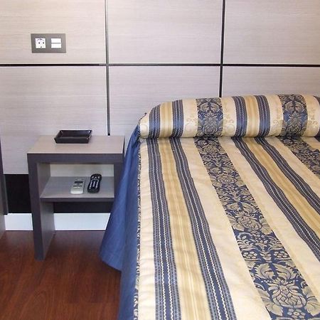 Hostal Larios Malaga Exterior photo